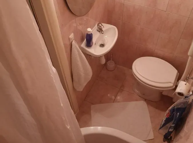 Gostinjska kuća And Stambuk 3*