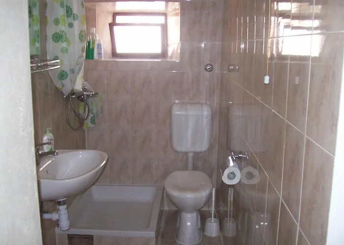 And Stambuk Gostinjska kuća 3*