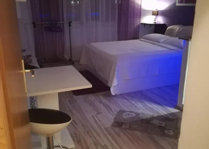And Stambuk Gostinjska kuća 3*